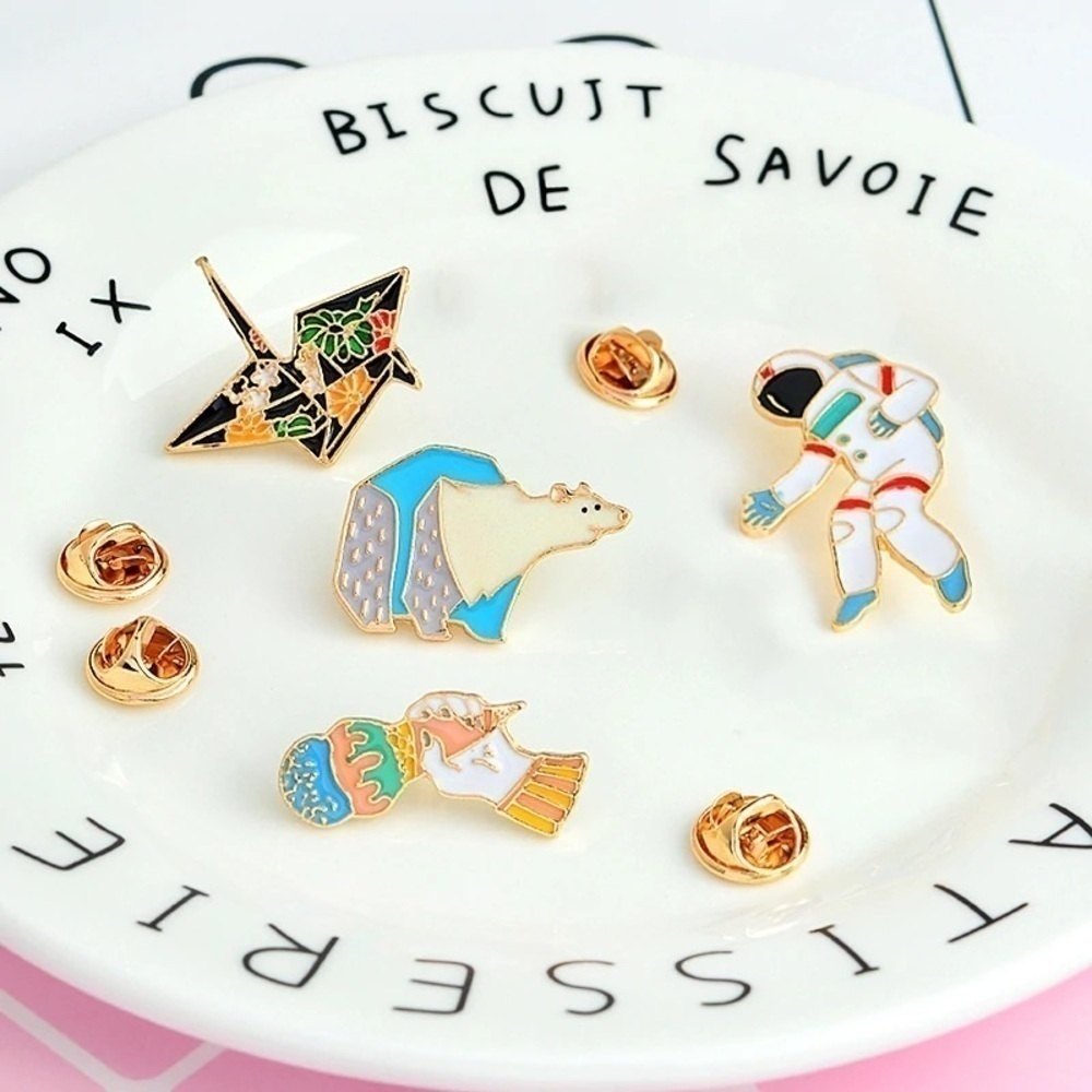 ice cream enamel pin - Picture 4 of 4
